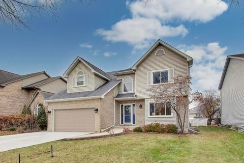 Tiny photo for 512 Blackhawk Drive, Westmont, IL 60559 (MLS # 12520563)