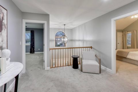 Tiny photo for 512 Blackhawk Drive, Westmont, IL 60559 (MLS # 12520563)