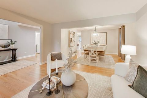 Tiny photo for 512 Blackhawk Drive, Westmont, IL 60559 (MLS # 12520563)