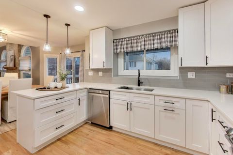 Tiny photo for 512 Blackhawk Drive, Westmont, IL 60559 (MLS # 12520563)