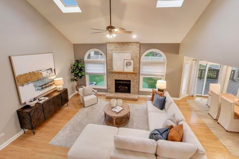 Tiny photo for 512 Blackhawk Drive, Westmont, IL 60559 (MLS # 12520563)