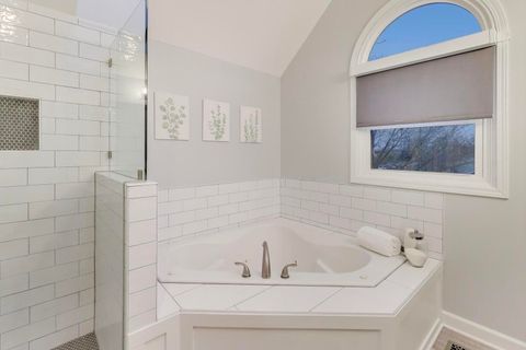 Tiny photo for 512 Blackhawk Drive, Westmont, IL 60559 (MLS # 12520563)