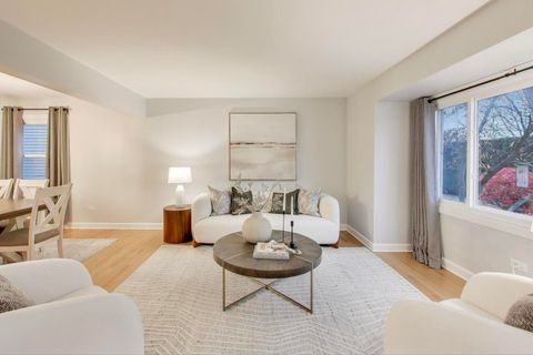 Tiny photo for 512 Blackhawk Drive, Westmont, IL 60559 (MLS # 12520563)