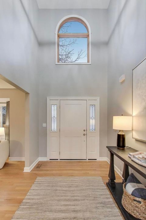 Tiny photo for 512 Blackhawk Drive, Westmont, IL 60559 (MLS # 12520563)