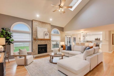 Tiny photo for 512 Blackhawk Drive, Westmont, IL 60559 (MLS # 12520563)