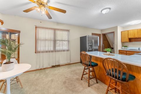 Tiny photo for 4711 Scott Street, Davenport, IA 52806 (MLS # 12639866)