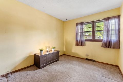 Tiny photo for 4711 Scott Street, Davenport, IA 52806 (MLS # 12639866)