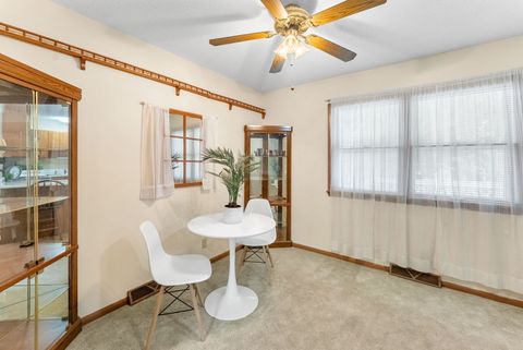 Tiny photo for 4711 Scott Street, Davenport, IA 52806 (MLS # 12639866)