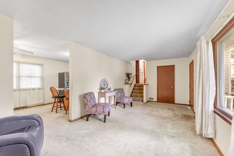 Tiny photo for 4711 Scott Street, Davenport, IA 52806 (MLS # 12639866)