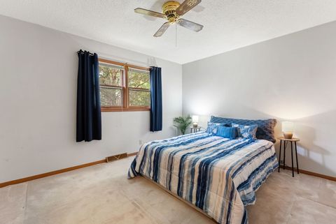 Tiny photo for 4711 Scott Street, Davenport, IA 52806 (MLS # 12639866)