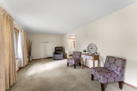 Tiny photo for 4711 Scott Street, Davenport, IA 52806 (MLS # 12639866)
