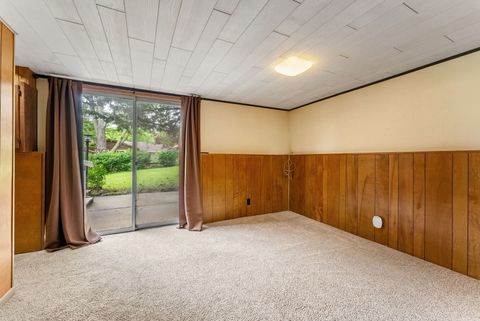 Tiny photo for 4711 Scott Street, Davenport, IA 52806 (MLS # 12639866)