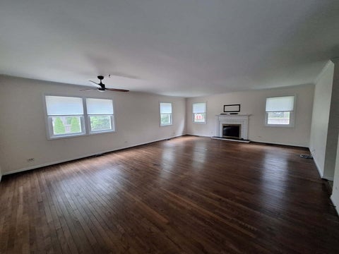 Tiny photo for 650 Twisted Oak Lane, Buffalo Grove, IL 60089 (MLS # 12731802)
