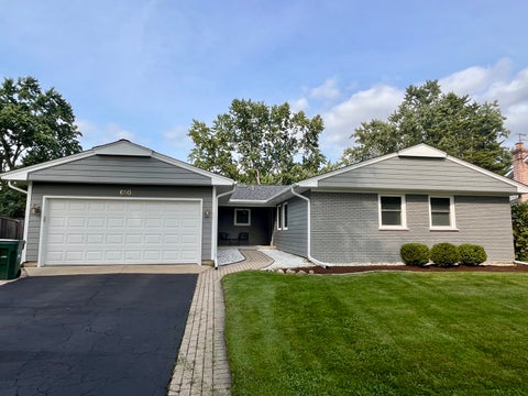 Photo of 650 Twisted Oak Lane, Buffalo Grove, IL 60089 (MLS # 12731802)