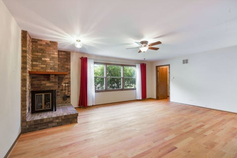 Tiny photo for 650 Twisted Oak Lane, Buffalo Grove, IL 60089 (MLS # 12731802)