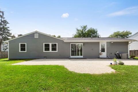 Tiny photo for 650 Twisted Oak Lane, Buffalo Grove, IL 60089 (MLS # 12731802)