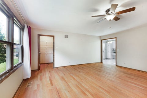 Tiny photo for 650 Twisted Oak Lane, Buffalo Grove, IL 60089 (MLS # 12731802)