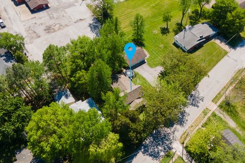 Tiny photo for 818 W Saint Louis Street, West Frankfort, IL 62896 (MLS # 12624563)