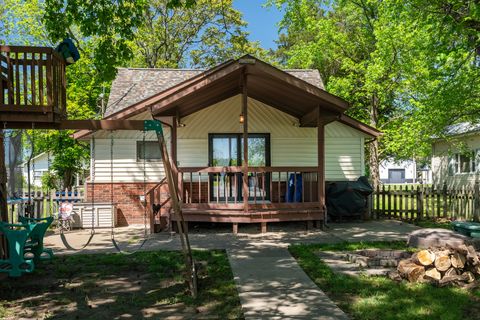 Tiny photo for 818 W Saint Louis Street, West Frankfort, IL 62896 (MLS # 12624563)