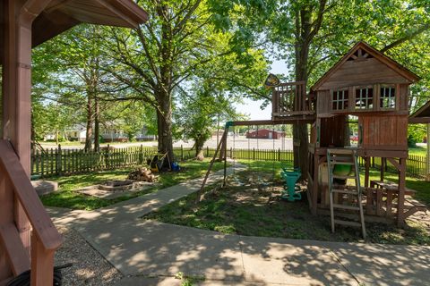 Tiny photo for 818 W Saint Louis Street, West Frankfort, IL 62896 (MLS # 12624563)