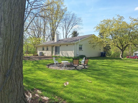 Tiny photo for 227 Juneway Terrace, Lake Bluff, IL 60044 (MLS # 12637270)