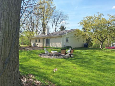 Tiny photo for 227 Juneway Terrace, Lake Bluff, IL 60044 (MLS # 12637270)