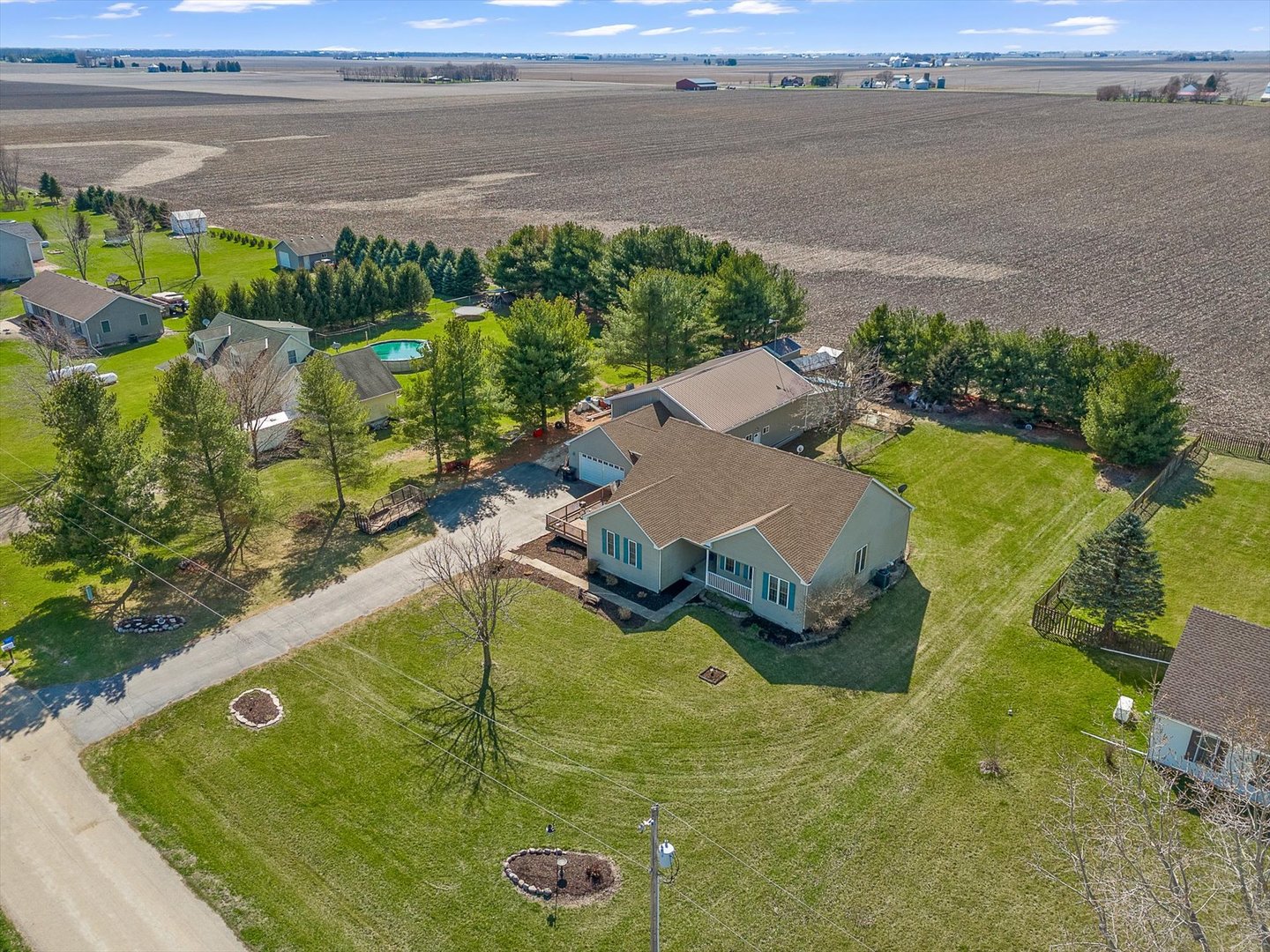 3885 E 2050th Road
