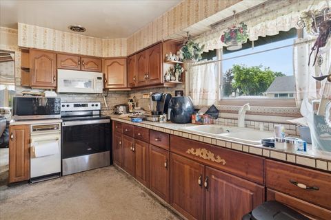 Tiny photo for 1556 Heidorn Avenue, Westchester, IL 60154 (MLS # 12687075)