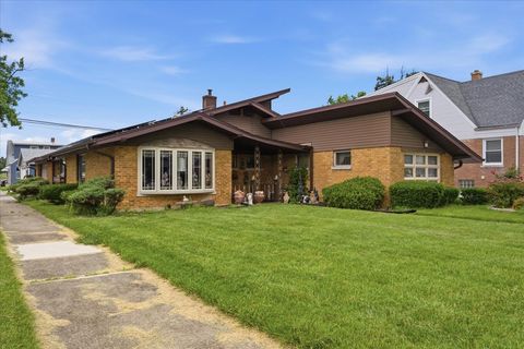 Tiny photo for 1556 Heidorn Avenue, Westchester, IL 60154 (MLS # 12687075)