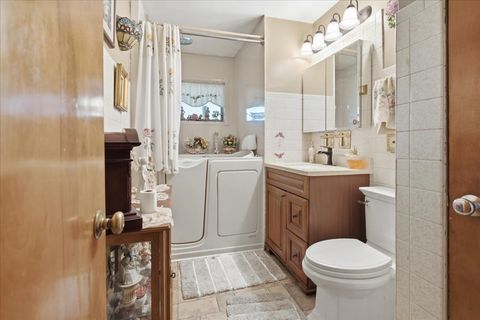 Tiny photo for 1556 Heidorn Avenue, Westchester, IL 60154 (MLS # 12687075)