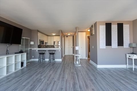 Tiny photo for 5445 N Sheridan Road #1905, Chicago, IL 60640 (MLS # 12634214)