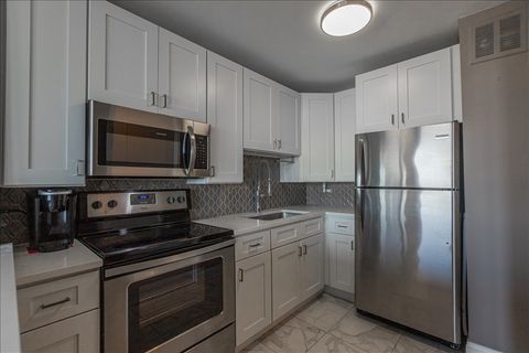 Tiny photo for 5445 N Sheridan Road #1905, Chicago, IL 60640 (MLS # 12634214)