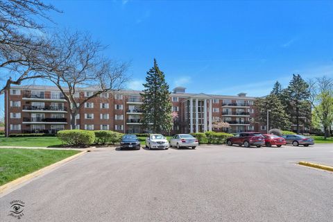 Tiny photo for 1050 N Farnsworth Avenue #301, Aurora, IL 60505 (MLS # 12628935)