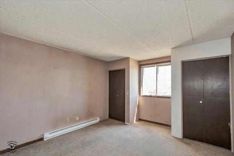Tiny photo for 1050 N Farnsworth Avenue #301, Aurora, IL 60505 (MLS # 12628935)