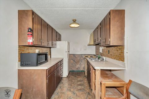 Tiny photo for 1050 N Farnsworth Avenue #301, Aurora, IL 60505 (MLS # 12628935)