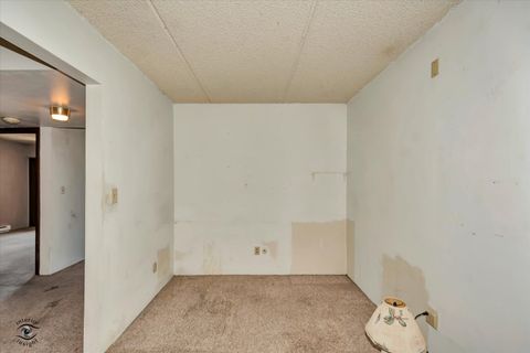 Tiny photo for 1050 N Farnsworth Avenue #301, Aurora, IL 60505 (MLS # 12628935)