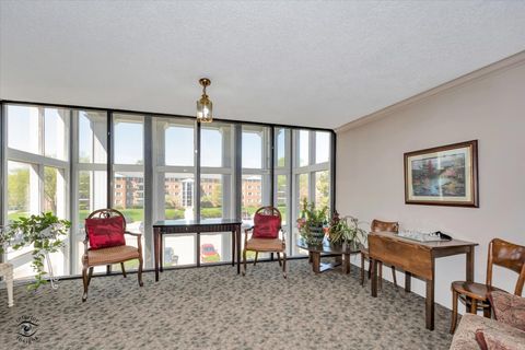 Tiny photo for 1050 N Farnsworth Avenue #301, Aurora, IL 60505 (MLS # 12628935)