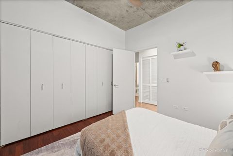 Tiny photo for 700 N Larrabee Street #1811, Chicago, IL 60654 (MLS # 12625468)