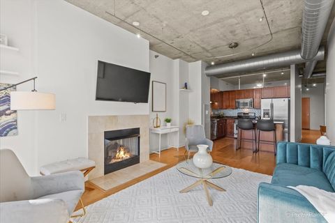 Tiny photo for 700 N Larrabee Street #1811, Chicago, IL 60654 (MLS # 12625468)