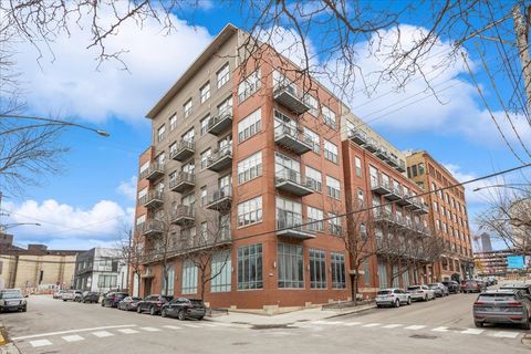 Photo of 824 W Superior Street #303, Chicago, IL 60642 (MLS # 12573352)