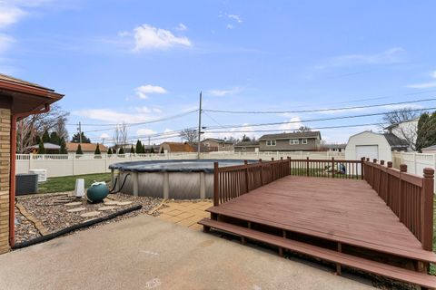 Tiny photo for 608 29th Avenue, EastMoline, IL 61244 (MLS # 100000277)