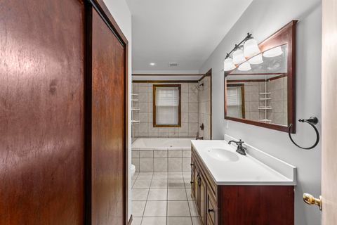 Tiny photo for 608 29th Avenue, EastMoline, IL 61244 (MLS # 100000277)