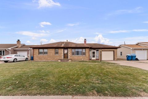 Photo of 608 29th Avenue, EastMoline, IL 61244 (MLS # 100000277)