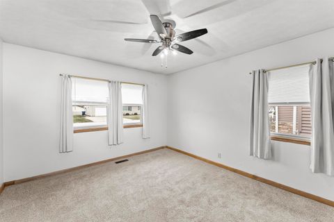 Tiny photo for 608 29th Avenue, EastMoline, IL 61244 (MLS # 100000277)