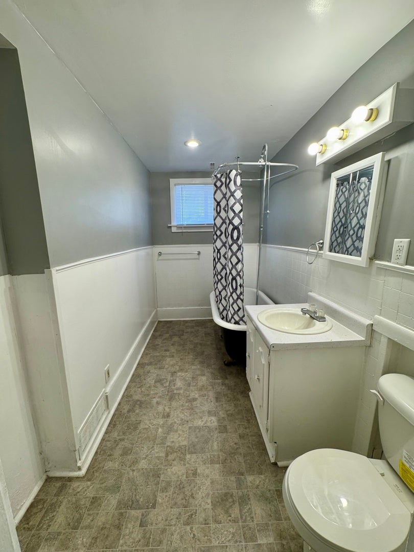 3032 1/2 INDIAN Road 0