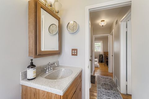 Tiny photo for 250 N Fairlawn Avenue, Mundelein, IL 60060 (MLS # 12510538)