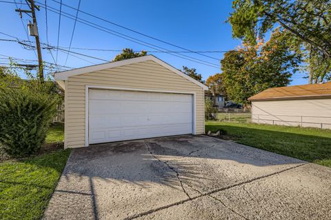 Tiny photo for 250 N Fairlawn Avenue, Mundelein, IL 60060 (MLS # 12510538)