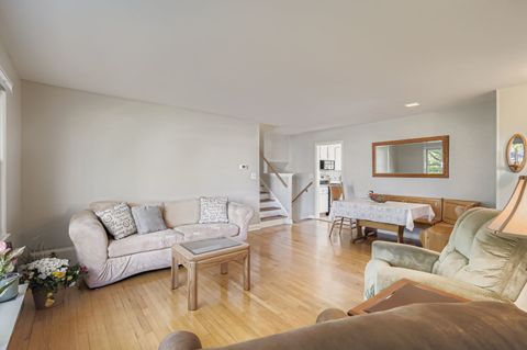 Tiny photo for 250 N Fairlawn Avenue, Mundelein, IL 60060 (MLS # 12510538)