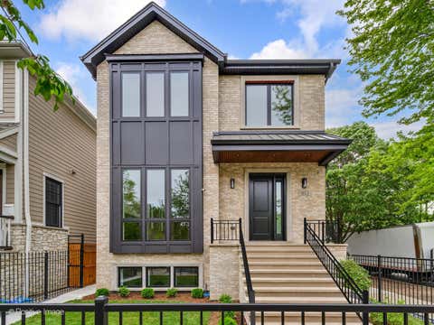 Photo of 2429 N Rockwell Street, Chicago, IL 60647 (MLS # 12633471)