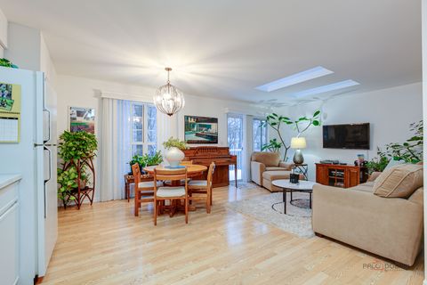 Tiny photo for 686 Grosse Pointe Circle, Vernon Hills, IL 60061 (MLS # 12527451)